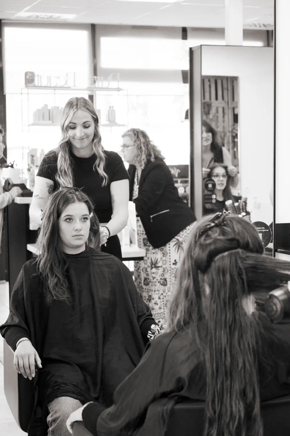 elegance-groupe-salon-coiffeur-angers (19) elegance-groupe-salon-coiffeur-angers (19)