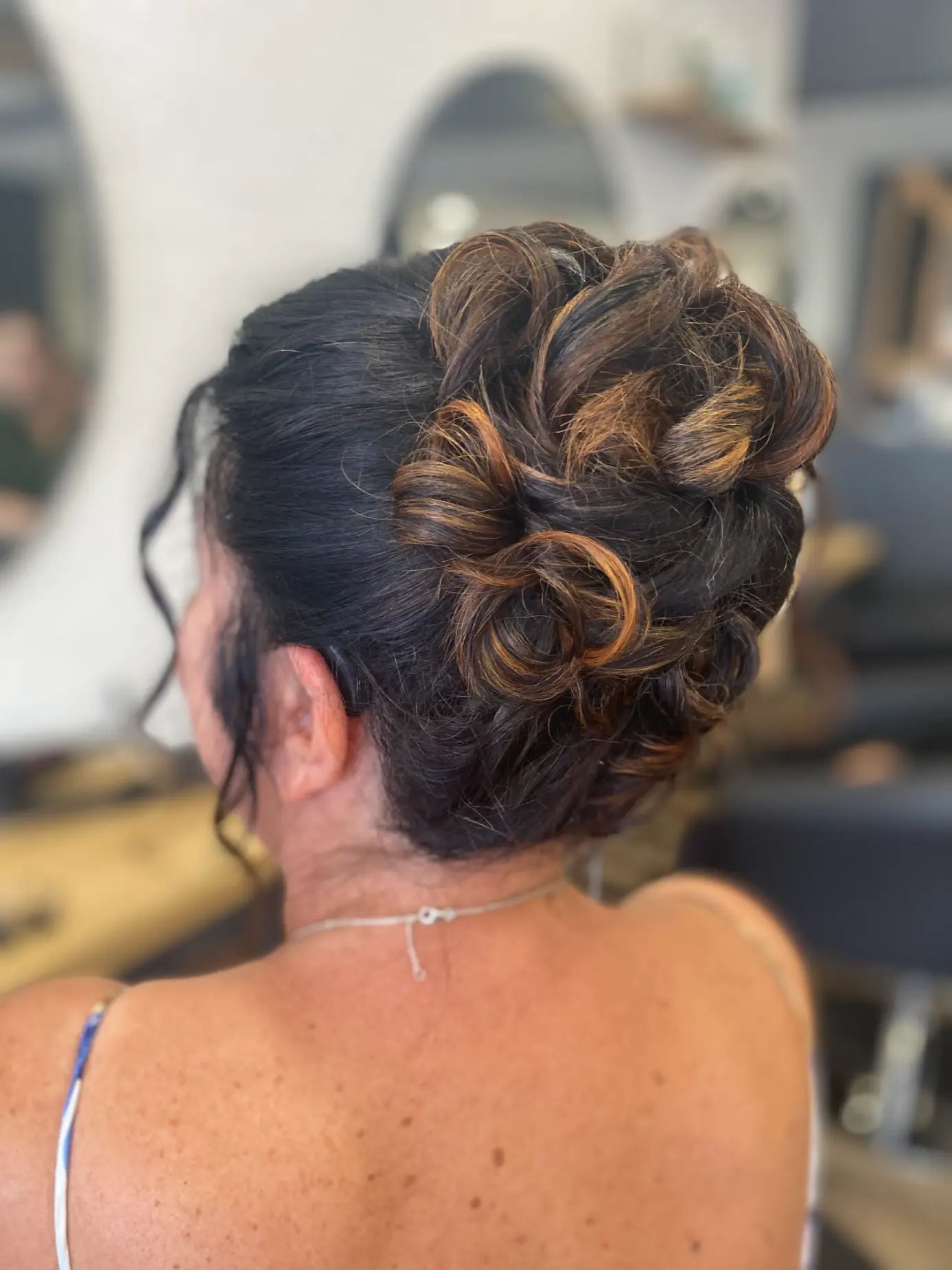 elegance-groupe-salon-coiffure-avrille (1)