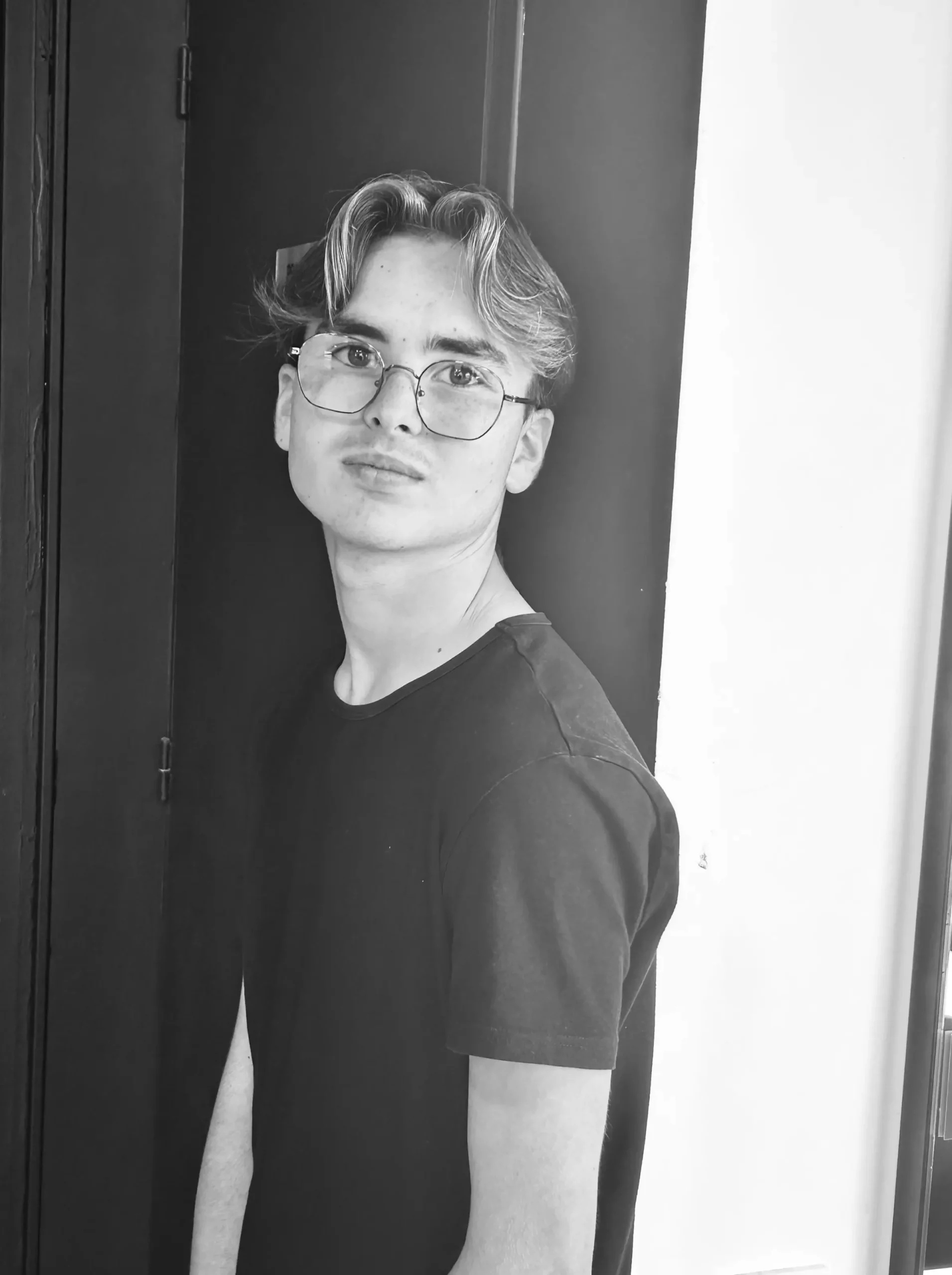 elegance-groupe-salon-coiffure-enzo-trelaze