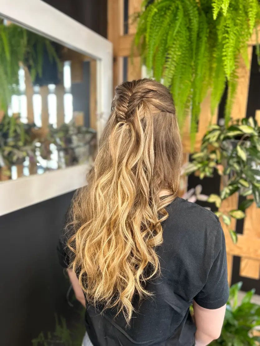 elegance-groupe-salon-coiffure-trelaze (2) elegance-groupe-salon-coiffure-trelaze (2)